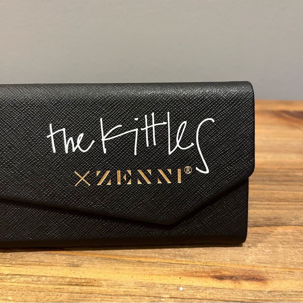 Zenni Black Sunglasses Case and Glass cleaning Towel The Kittles - Picture 2 of 8